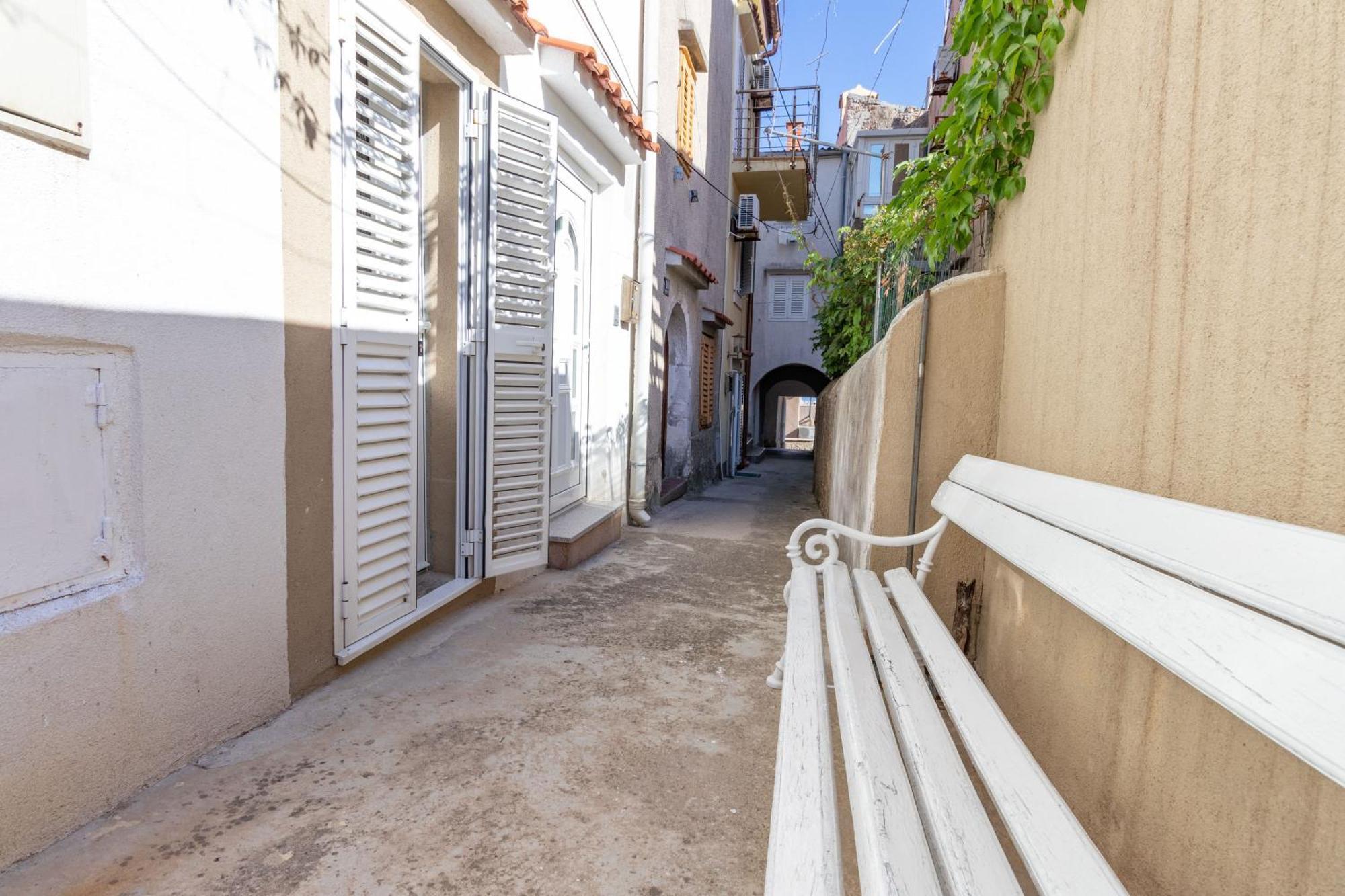 Ulica Dvori Narca 12 Apartment 4+2 per. Baška Esterno foto
