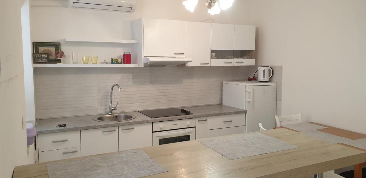 Ulica Dvori Narca 12 Apartment 4+2 per. Baška Esterno foto
