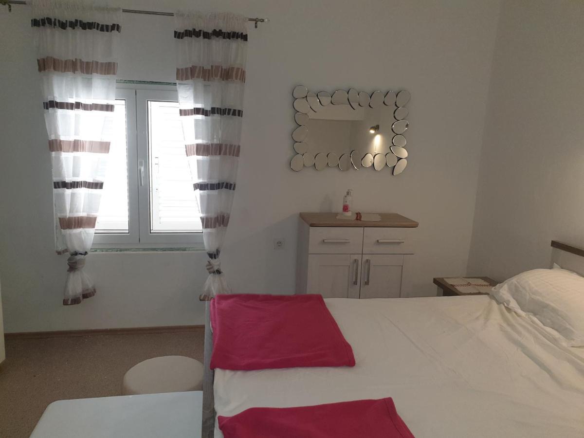 Ulica Dvori Narca 12 Apartment 4+2 per. Baška Esterno foto