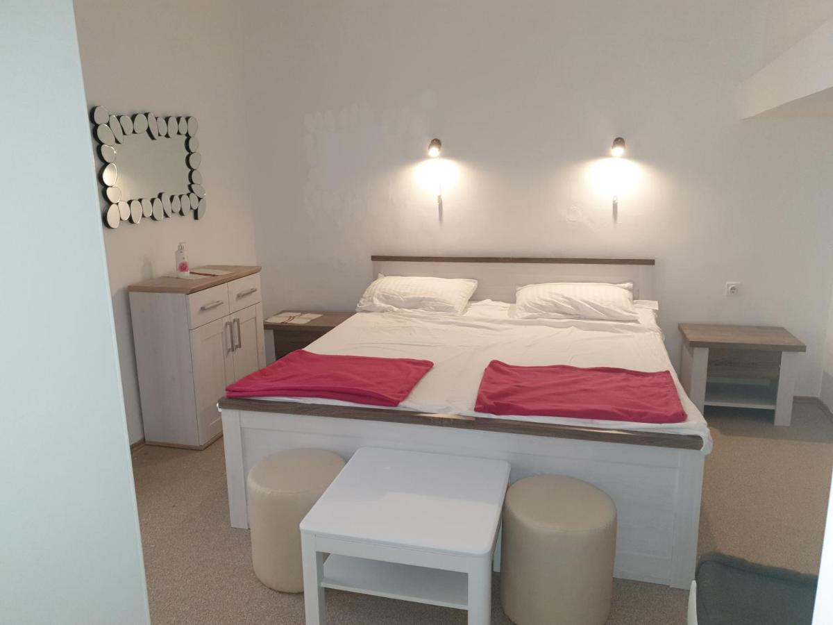 Ulica Dvori Narca 12 Apartment 4+2 per. Baška Esterno foto